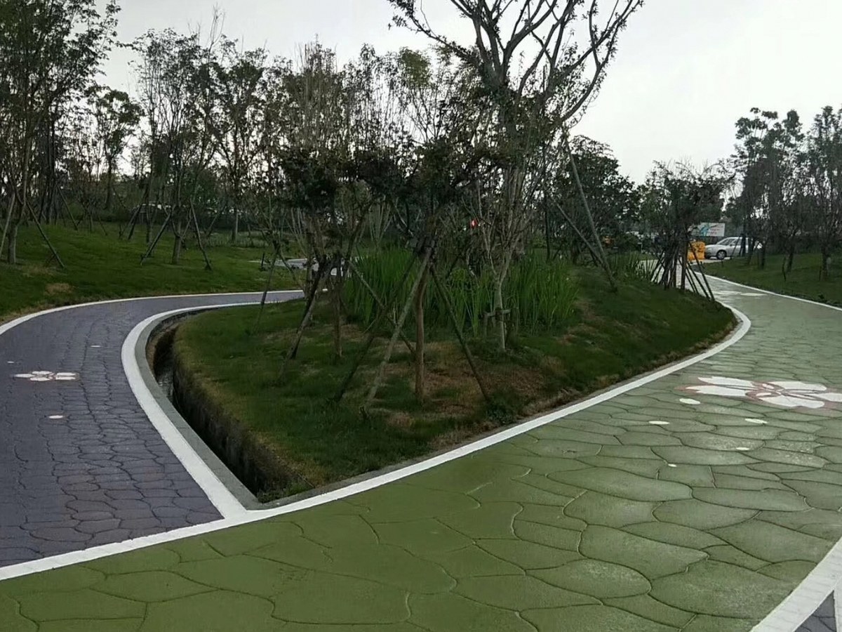 艺术压模地坪 - 合肥压花地坪施工案例：谋成地坪市政大道人行道，仿石纹理压模混凝土防滑耐磨