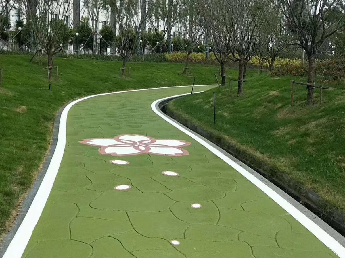 艺术压模地坪 - 九江压花地坪施工案例：谋成地坪庐山景区广场，仿石纹理压模混凝土防滑耐磨