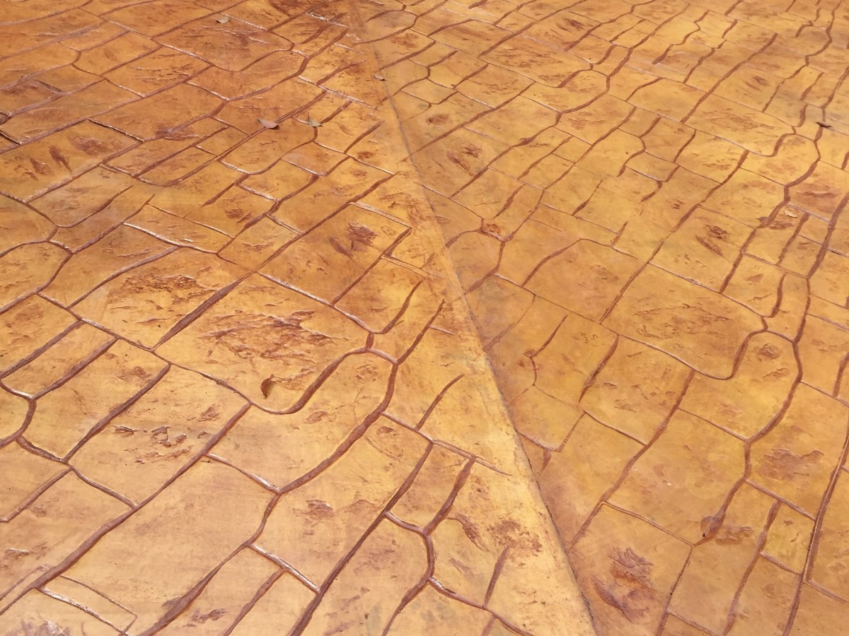 艺术压模地坪 - 南京压花地坪施工案例：谋成地坪小区景观道路，仿石纹理压模混凝土防滑耐磨