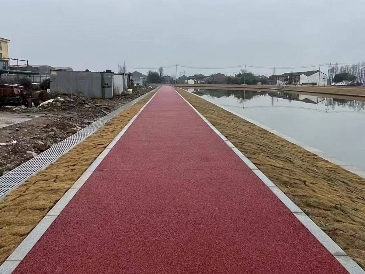 透水混凝土 - 杭州透水混凝土施工案例：谋成地坪广场，透水率≥2mm/s。浙江专业透水混凝土厂家
