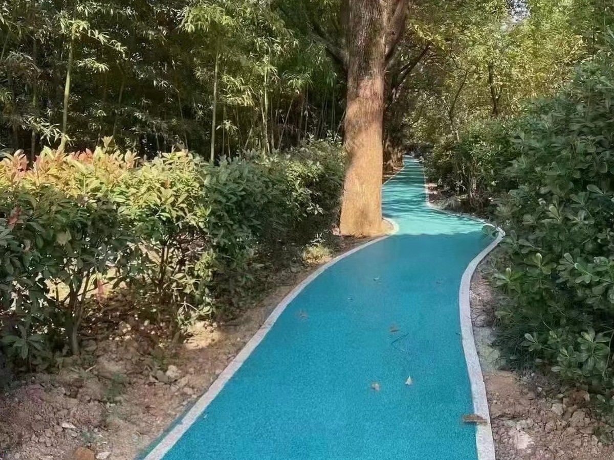 透水混凝土 - 南昌透水混凝土施工案例：谋成地坪广场，透水率≥2mm/s。江西专业透水混凝土厂家