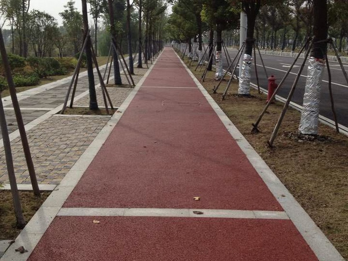 透水混凝土 - 郑州透水混凝土施工案例：谋成地坪公园步道，雨天不积水。河南专业透水混凝土厂家，设