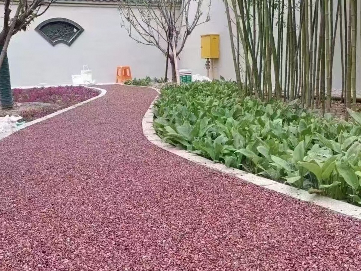 胶粘石 - 郑州胶粘石施工案例：谋成地坪园林道路，天然石子+高分子胶粘剂。河南专业胶粘石厂家