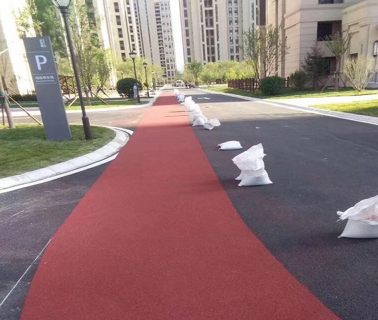 彩色防滑路面 - 黄石彩色防滑路面施工案例：谋成地坪景区道路，防滑等级R3以上。湖北专业彩色防滑路