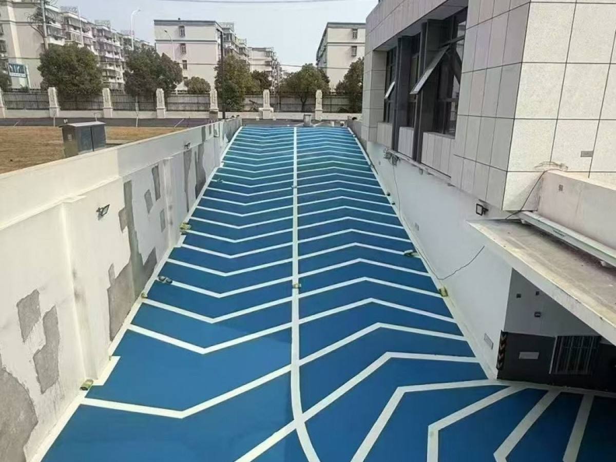 无震动防滑坡道