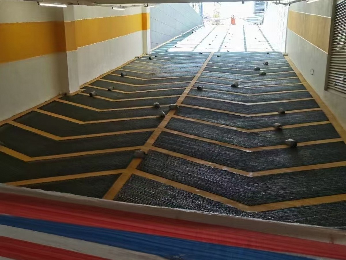 无震动防滑坡道 - 商丘无震动防滑坡道施工案例：谋成地坪商场坡道，糙面防滑雨雪天不打滑。河南专业无震