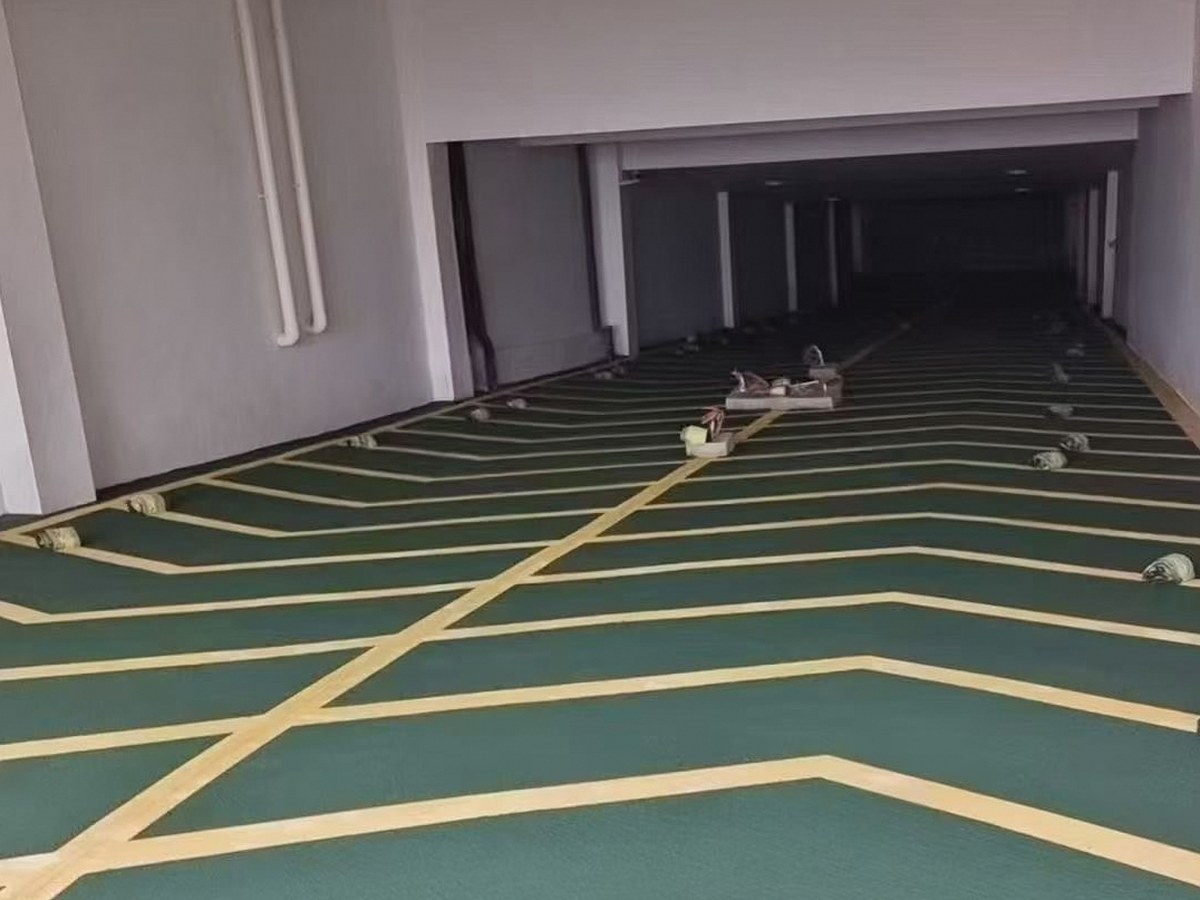 无震动防滑坡道 - 郑州无震动防滑坡道施工案例：谋成地坪医院坡道，坡度≤15°汽车无颠簸感。河南专业