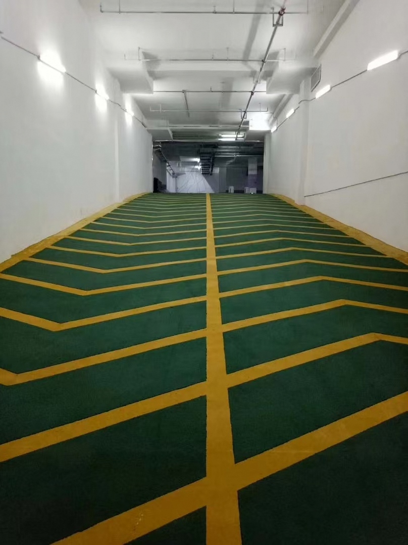 无震动防滑坡道 - 郑州无震动防滑坡道施工案例：谋成地坪坡道，坡度≤15°汽车无颠簸感。河南专业无震