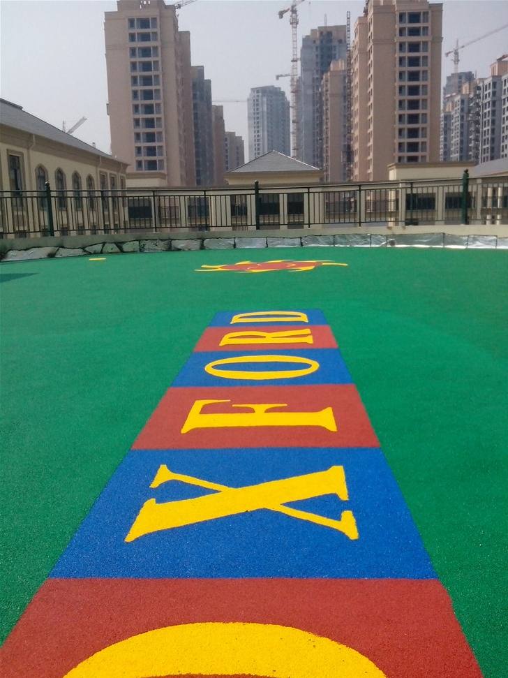 塑胶地坪常识:跑道、球场用的到底是哪几种