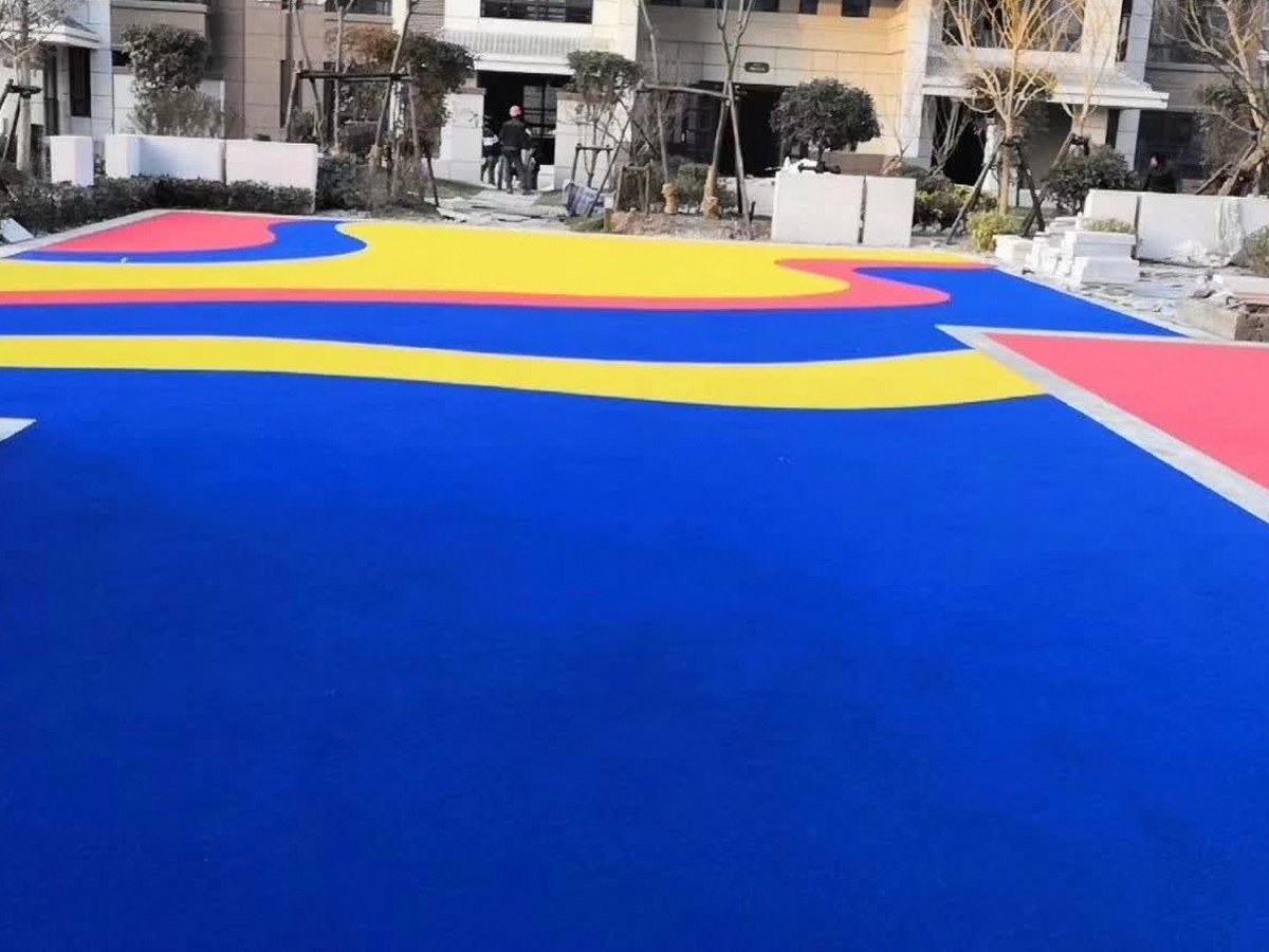 塑胶地坪 - 济南塑胶地坪施工案例：谋成地坪社区健身场地，弹性好防滑耐磨。山东专业塑胶地坪厂家